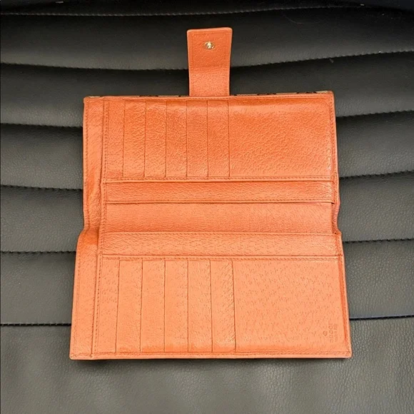 Gucci Beige and Cognac Brown Monogram Wallet - Picture 4 of 8